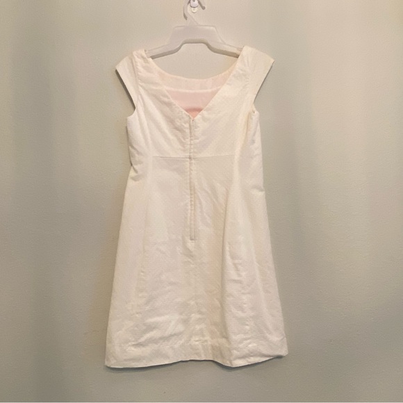 Lilly Pulitzer Dress White Quilt Embroidered Detail Dainty Shift Dress Size 2 - Picture 11 of 11